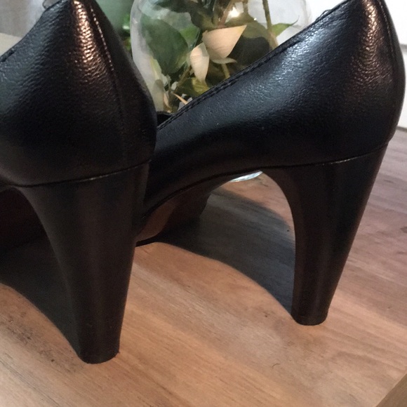 Women’s Stuart Weitzman pumps, size 8 - Picture 3 of 8